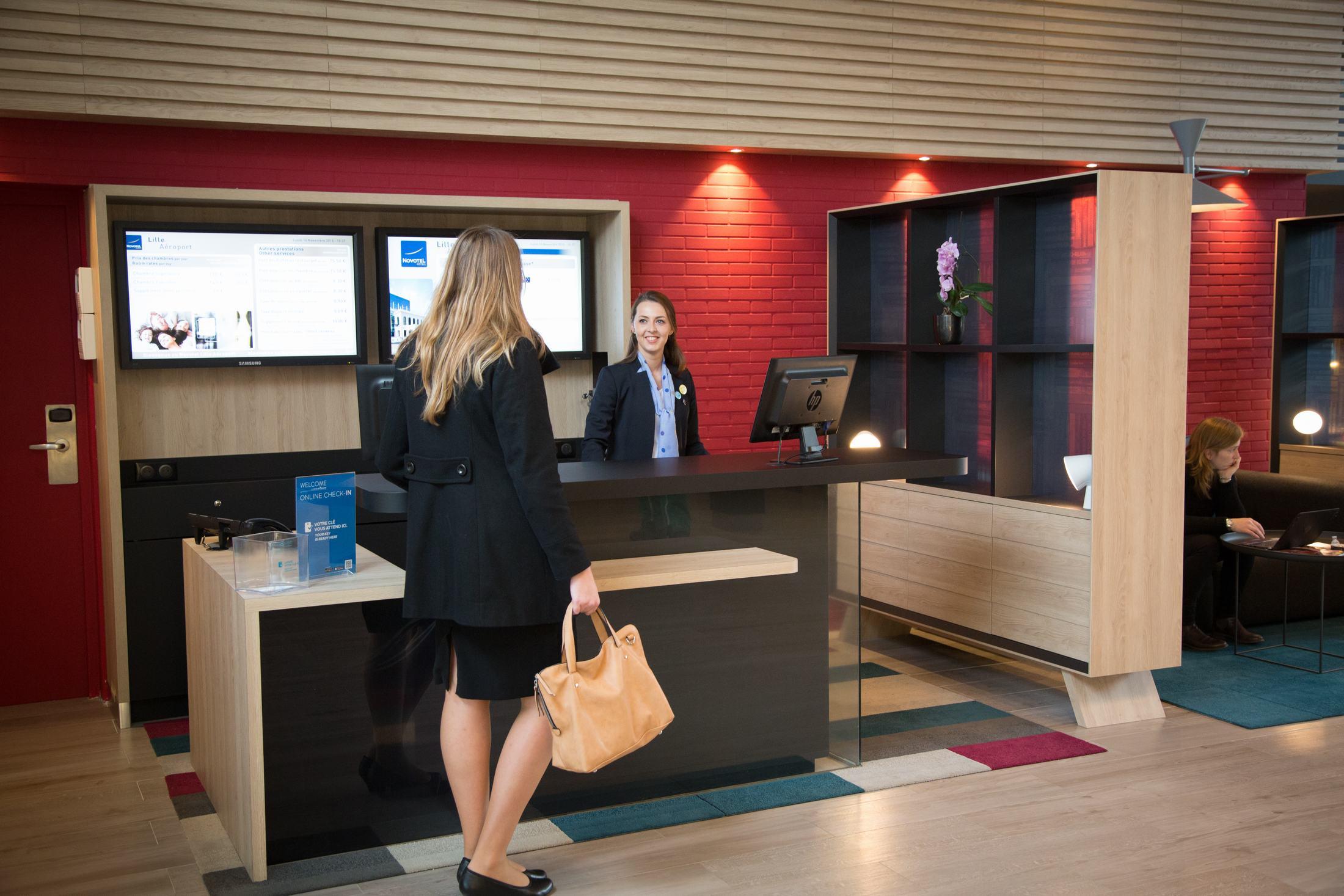 Novotel Lille Aeroport Exterior photo